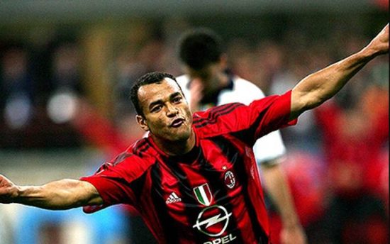 Số áo Cafu dưới màu áo AC Milan