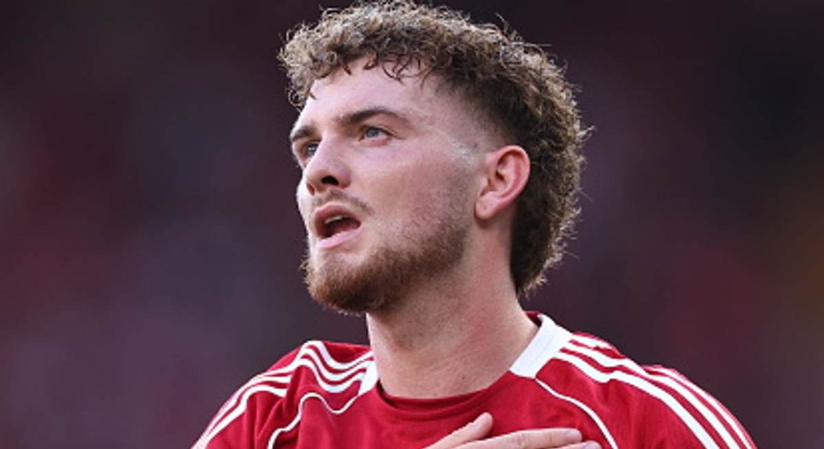Số áo Harvey Elliott Liverpool hiện tại là số 19