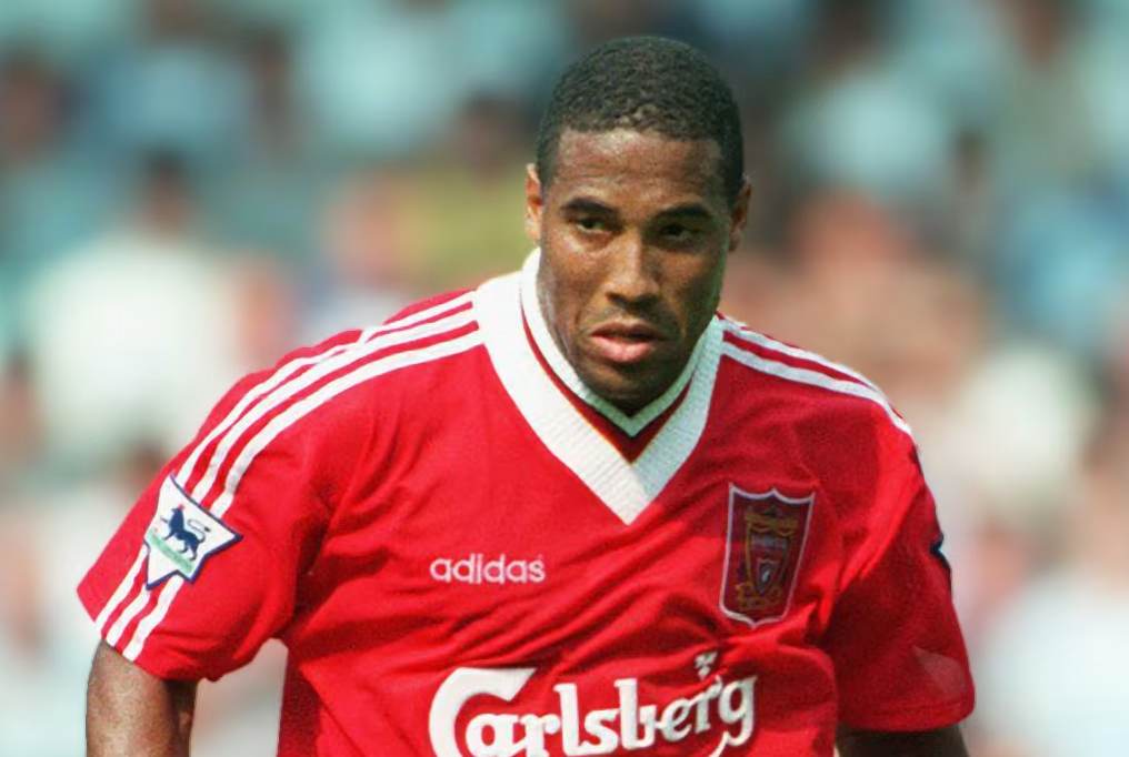 Số áo John Barnes ở Newcastle United là số 10