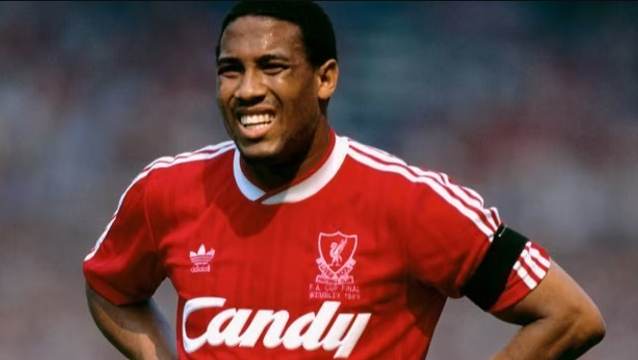 Số áo John Barnes ở Liverpool là số 11 và 10