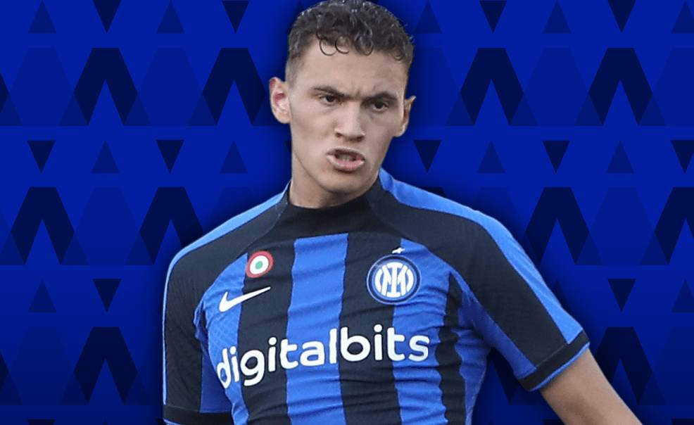 Số áo Asllani thi đấu trong màu áo đội tuyển quốc gia Albania là số 23