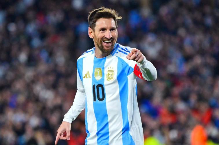 Số áo Messi đi vào huyền thoại là số 10