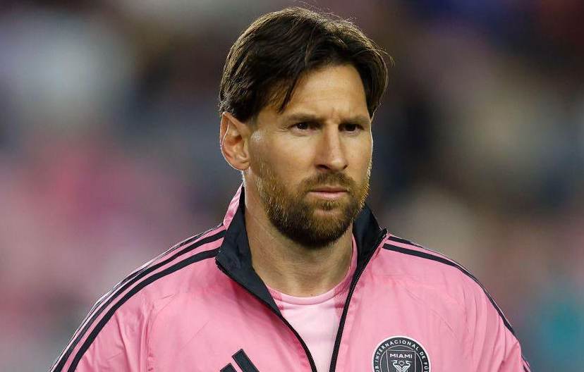 Số áo Messi bắt đầu hành trình là số 30