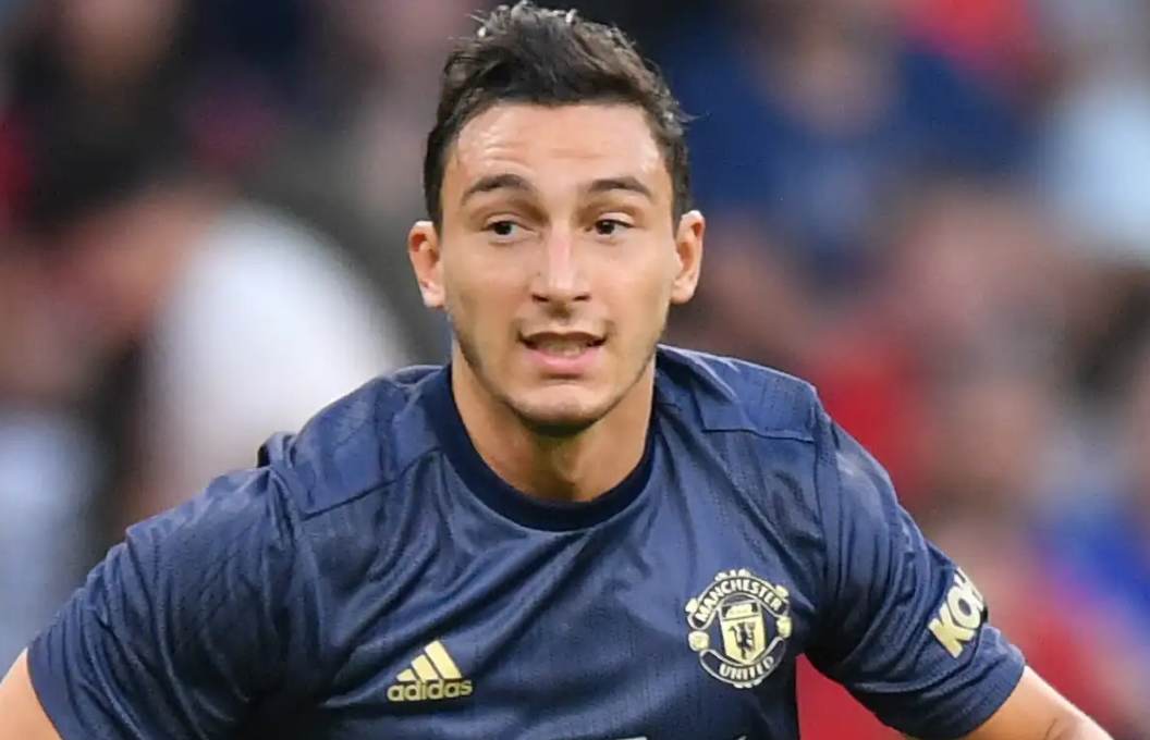 Matteo Darmian thi đấu trong màu áo đội tuyển quốc gia Ý với số áo 4