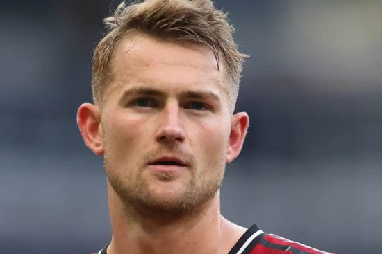 Số áo Matthijs de Ligt và số áo chủ đạo 4 tại các CLB Ajax, Juventus và Bayern Munich